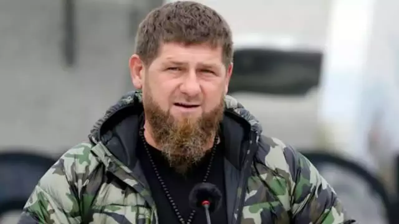 Kadırov tələb etdi: Rusiya gerbindən xaç götürüldü