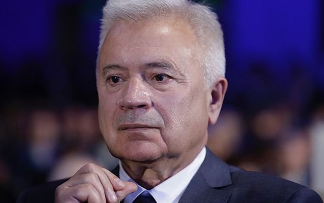 Azərbaycanlı milyarderə ağır zərbə