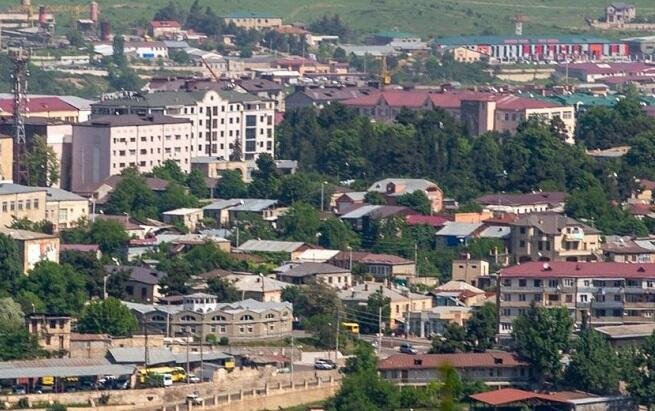 Separatçlar Xankəndidəki inzibati binaları minalayıb