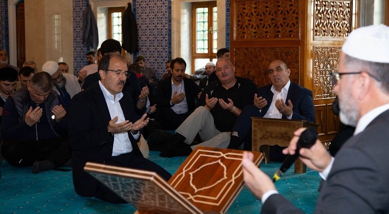 Şəhidlərimizin Xatirəsinə Növbəti Quran Ziyafəti Təşkil Olunub Şəhidlərimizin Xatirəsinə Növbəti Quran Ziyafəti Təşkil Olunub