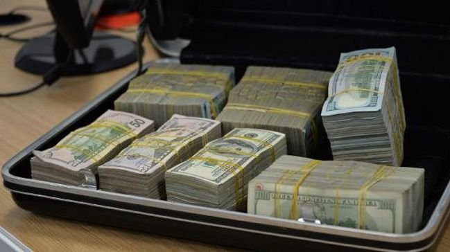 Varlılar Dubaydan çıxmaq üçün yüz minlərlə dollar ödəyirlər