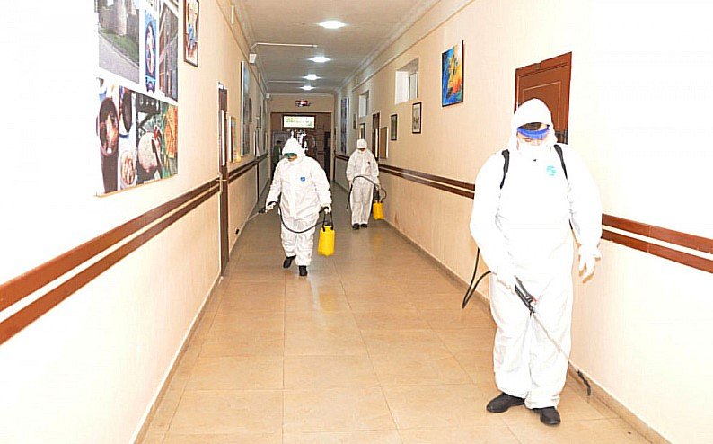Bakı məktəbləri qızılcaya görə dezinfeksiya OLUNUR – FOTO
