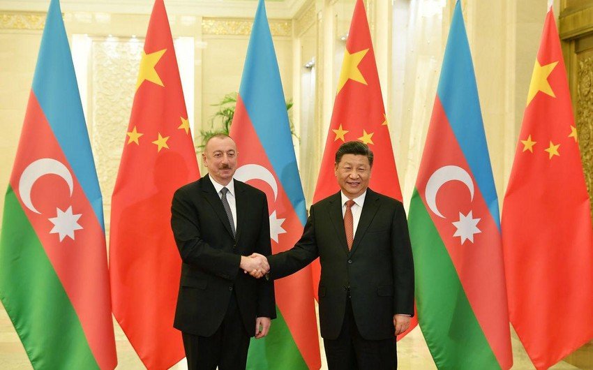 İlham Əliyev Szinpini təbrik etdi
