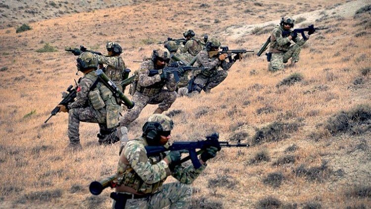 Azərbaycan Ordusu oradakı yüksəklikləri götürüb – Qazaryan