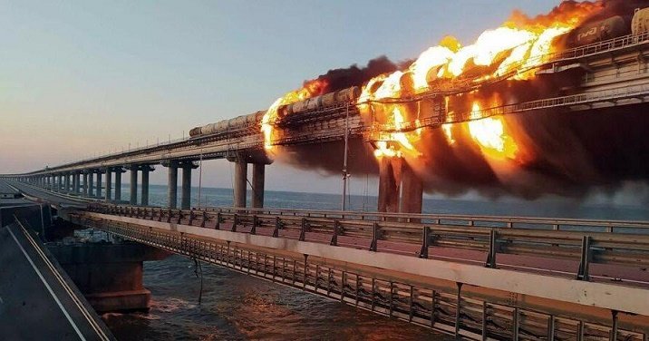 SON DƏQİQƏ! Ukrayna Krım körpüsünü VURDU – Sualtı əməliyyatdan GÖRÜNTÜLƏR