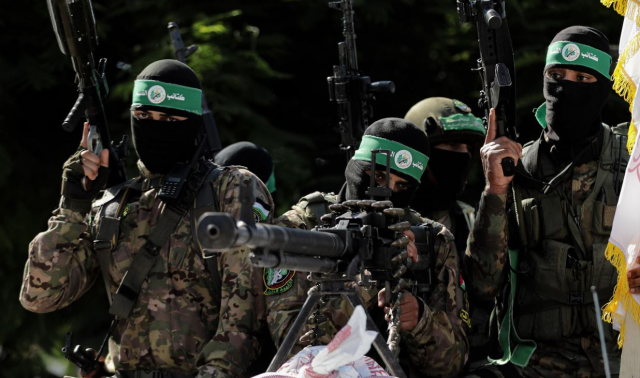 Qassam Briqadaları İsrail əsgərlərini öz silahları ilə vurdular