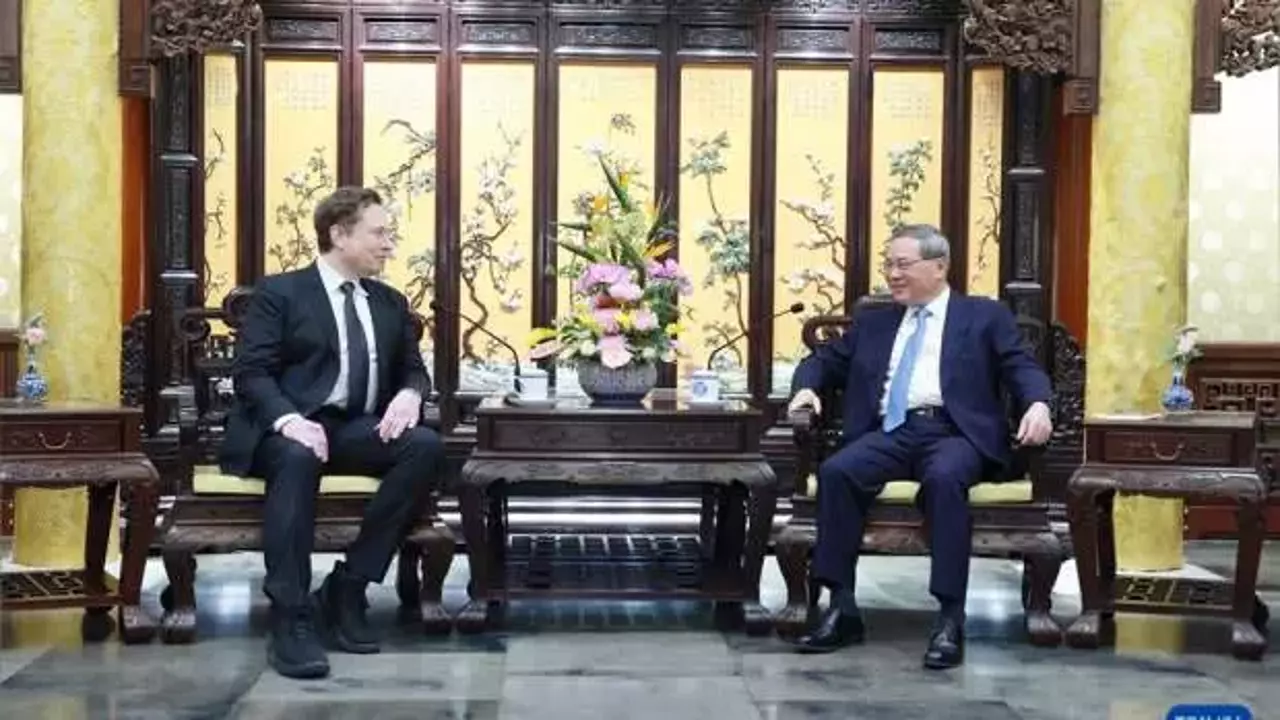 İlon Musk Çinin Baş naziri Li ilə görüşdü