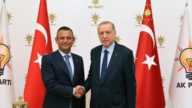 Ərdoğandan Özələ: “Ümmətin birliyini müdafiə etmək nə vaxtdan cinayət olub?