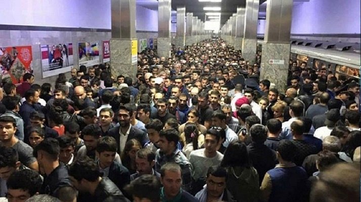 Taksi qəhətə çəkilir, metro və avtobusda isə basabas: Vətəndaşı kim düşünəcək?