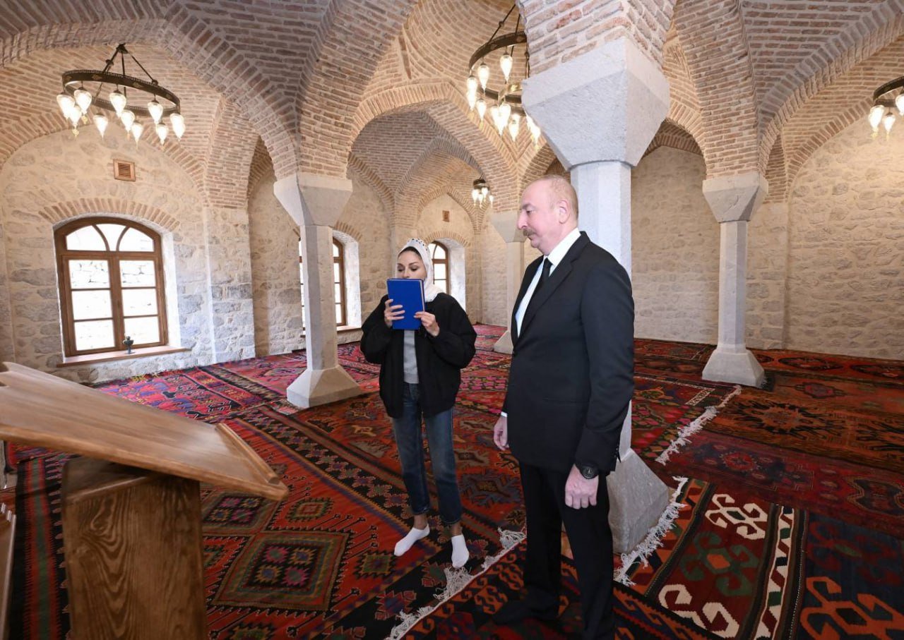 İlham Əliyev və Mehriban Əliyeva Zəngilan məscidinin açılışında