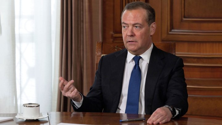Medvedev: "İsveçrədəki konfrans iştirakçıları Banderanın tərəfində olacaqlar"
