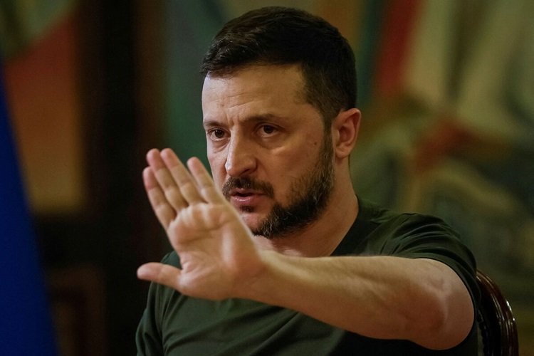Zelenski şərt irəli sürdü: Putin yoxdursa, mən də yoxam!
