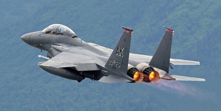 Havada riskli an: Foto çəkmək istəyən pilotlar qəzaya səbəb oldu