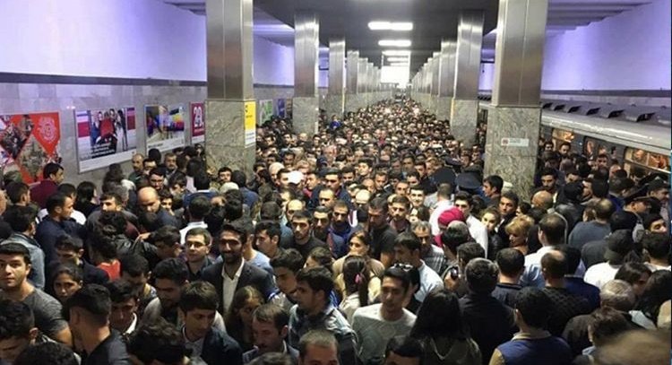 Metroda problem yarandı