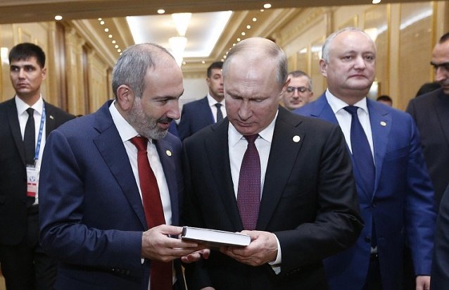 Paşinyan seçilərsə, Putinin yanına gedəcək, imzaladığı ağ vərəqi verib deyəcək: "Nə istəyirsən yaz” – Erməni politoloq