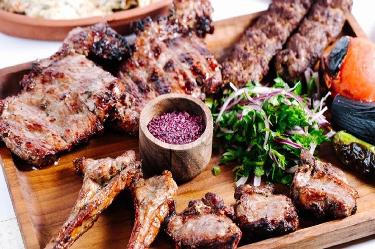Restoranlarda yeni fənd: Kababın tikəsi azalır, qiyməti isə artır