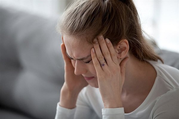 Baş ağrısını dərmansız 5 dəqiqəyə dəf edin