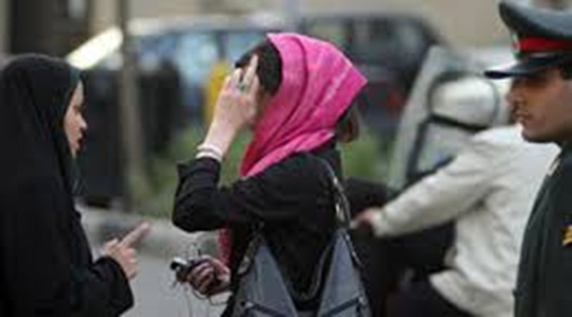 Xamenei hicabla bağlı göstəriş verdi