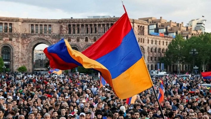 Ermənistanda vəziyyət qarışdı: Dövlət çevrilişinə cəhddə şübhəli bilinənlər saxlanıldı