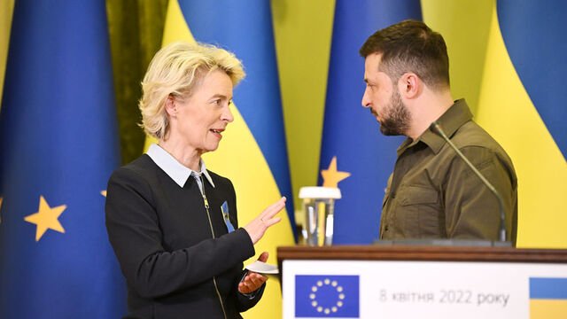Zelenski Ursula fon der Leyenə Avropa ordeni təqdim etdi