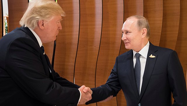 Putin kilsədə Trampa dua edib, hədiyyə göndərib – İlginc hekayə