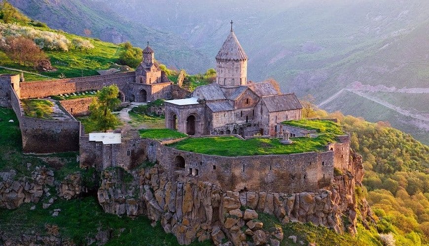 Ermənistan Azərbaycana milyardlarla borcludur – ya ödəyəcək, ya da əvəzini Zəngəzurla verəcək