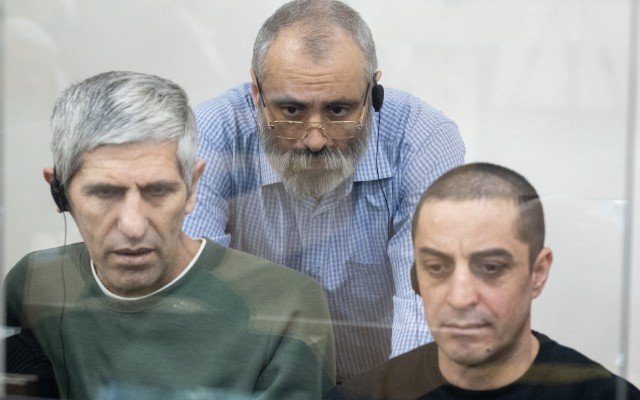 MƏHKƏMƏ: Yaralı azərbaycanlı əsgərlərin üzərinə benzin töküb diri-diri... - FOTOLAR