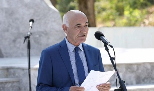 Tələbələr şair Vaqif Bəhmənli ilə görüşüblər - Fotolar