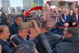 SON DƏQİQƏ: CHP lideri Özgür Özələ hücum edildi