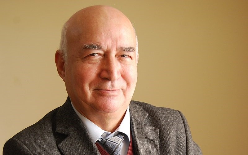 Ələkbər Salahzadənin poetik arsenalında söz yaradıcılığı problemi