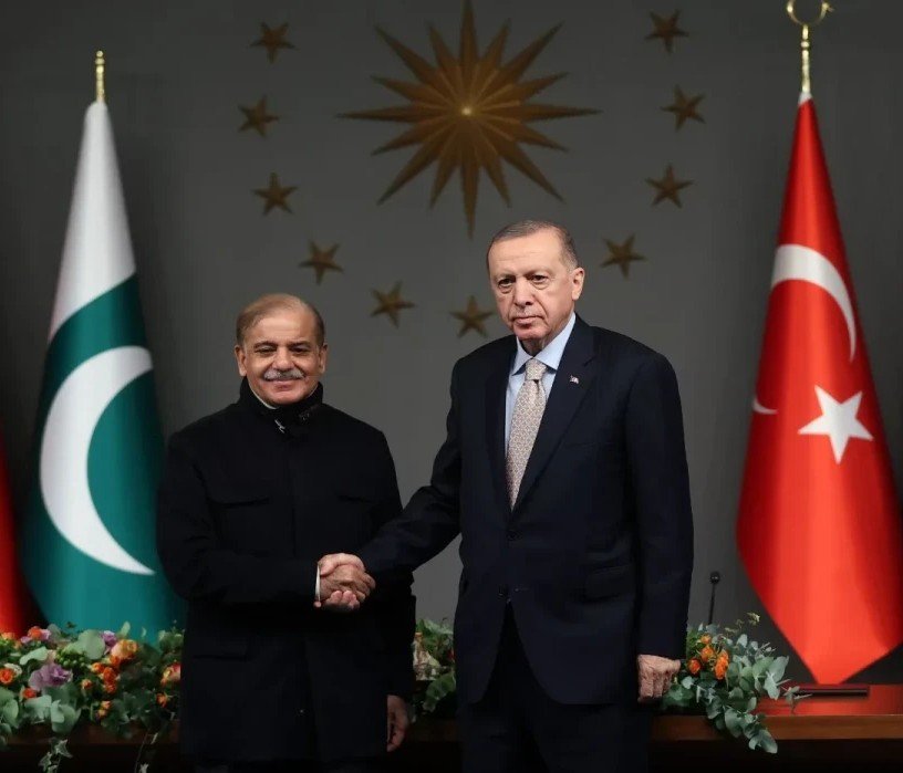 "Türkiyə Pakistanla həmrəydir" - Ərdoğan Şəriflə danışdı