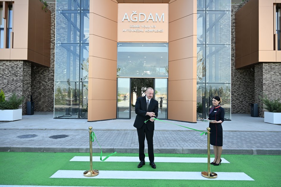 İlham Əliyev Ağdamda bir sıra açılışlar etdi – FOTOLAR