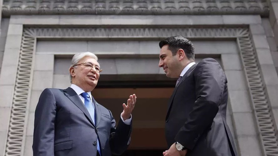 Simonyan Tokayevə təşəkkür etdi: Azərbaycana görə