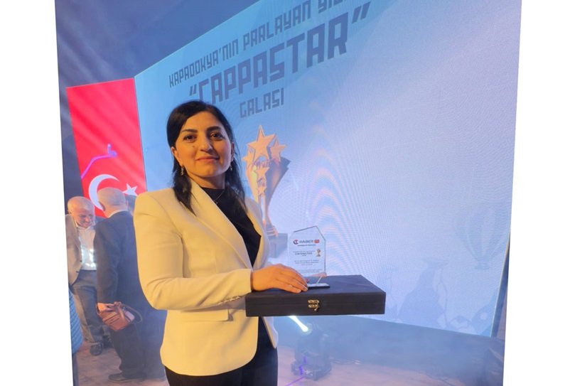 Şəhla Aslan Türkiyədə mükafat aldı – Şəhid həmkarlarına ərmağan etdi - foto