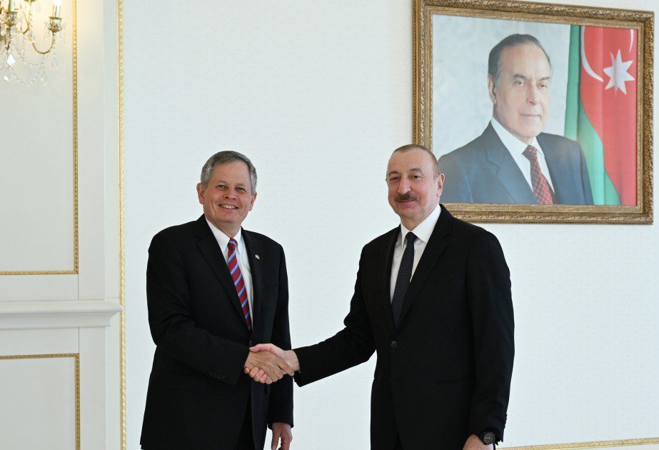 İlham Əliyev ABŞ senatorunu QƏBUL ETDİ