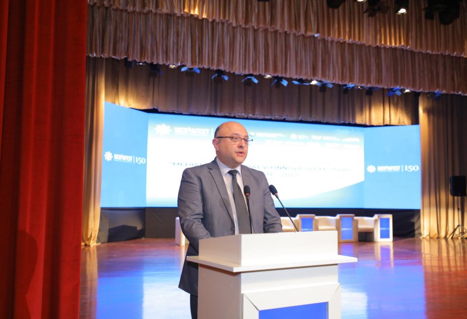 Kamran Həsənov: "Sosial medianın artan rolu jurnalistlərdən daha yüksək peşəkarlıq və çeviklik tələb edir"