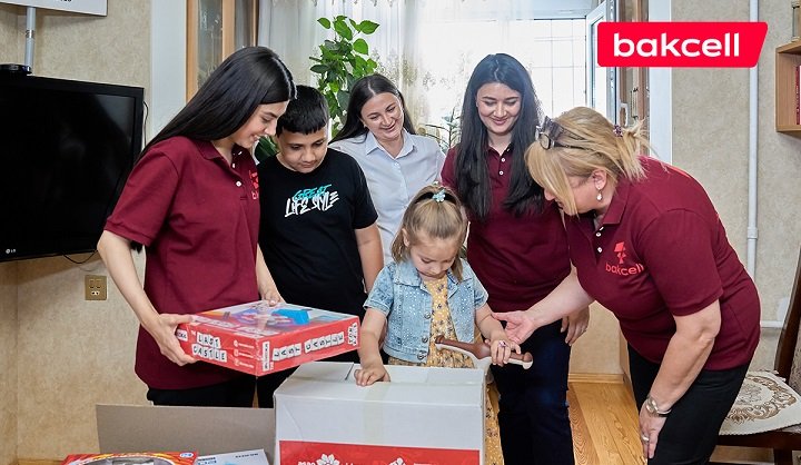 “Bakcell” “YAŞAT” Fondunun “Hədiyyə Karvanı” layihəsinə qoşuldu – FOTOLAR