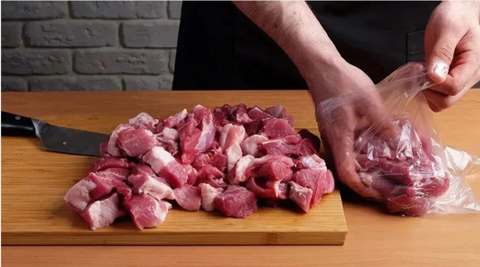 Qurban ətindən kabab bişirmək günahdır? – İlahiyyatçı danışdı
