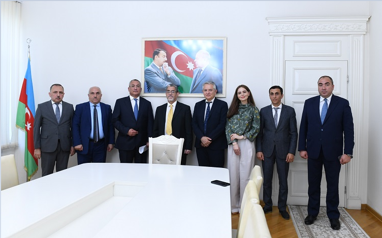 Dövlət Komitəsində xarici jurnalistlərlə görüş keçirilib