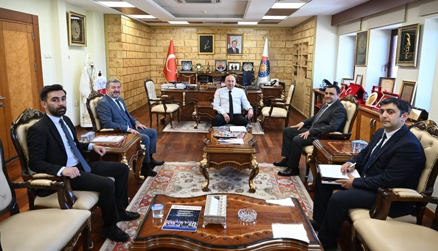 Kahramanmaraş Sütçü İmam Universitetinin konfrans salonuna Nizami Gəncəvinin adı verilib