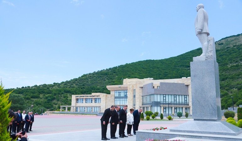 Şəkidə Xalq şairi Bəxtiyar Vahabzadənin 100 illik yubileyinə həsr olunmuş beynəlxalq elmi konfrans başa çatıb