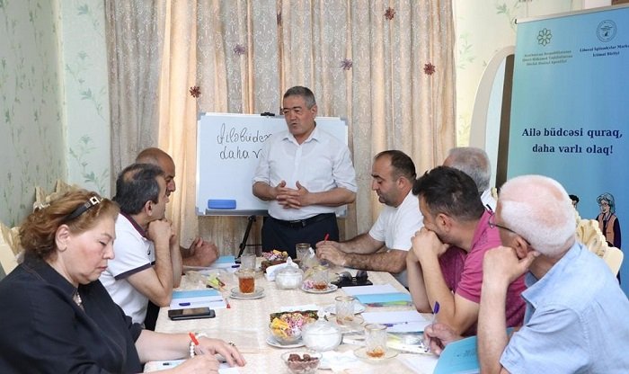 Ailə büdcəsi təlimi keçrilib - FOTOLAR
