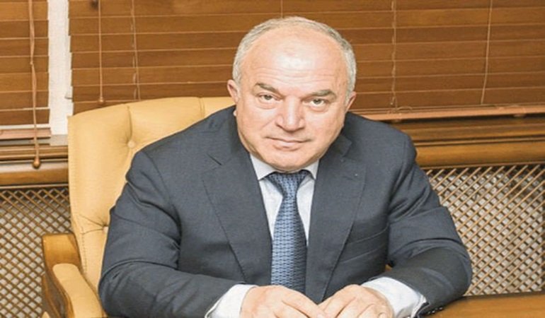 “Azvirt”in rəhbəri Kamil Əliyevin özünə işıqfor qoydurduğu iddiası ilə bağlı şirkətdən AÇIQLAMA