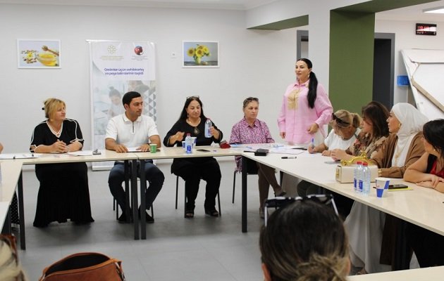 “Qadınlar üçün sahibkarlıq və peşə təlimləri” layihəsinin 7 günlük təlim proqramı yekunlaşıb - FOTOLAR