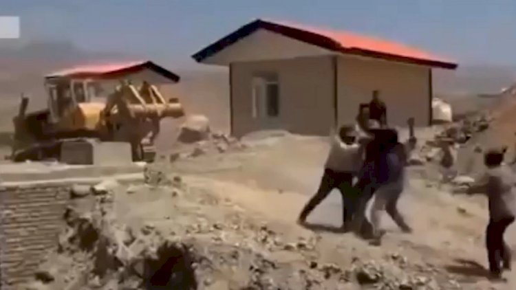 İran dövlət televiziyasının canlı yayımında dava düşüb + VİDEO