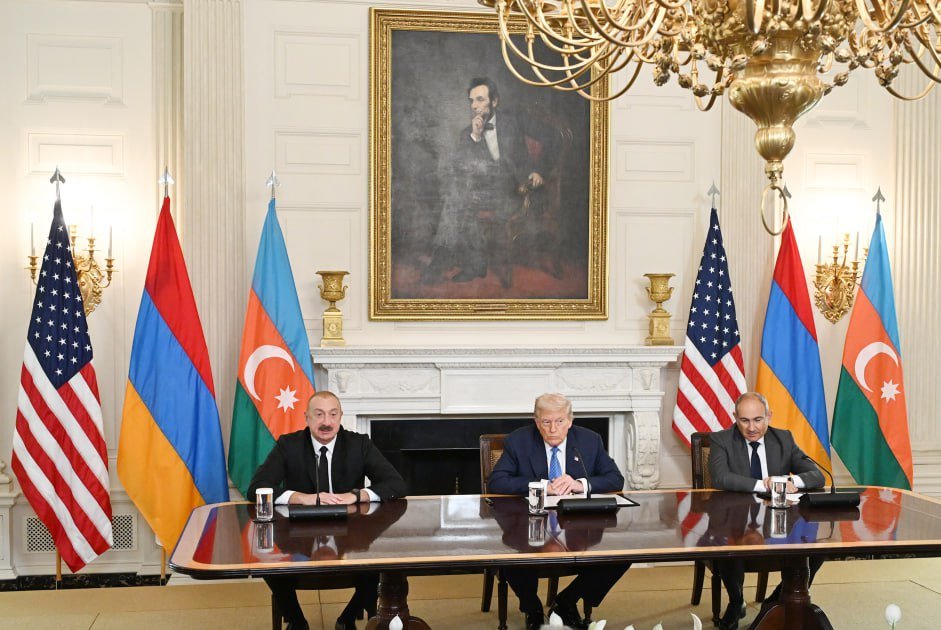 Ağ Evdəki mətbuat konfransının TAM VİDEOSU