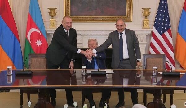 Azərbaycan və Ermənistan tarixi saziş imzaladı - VİDEO
