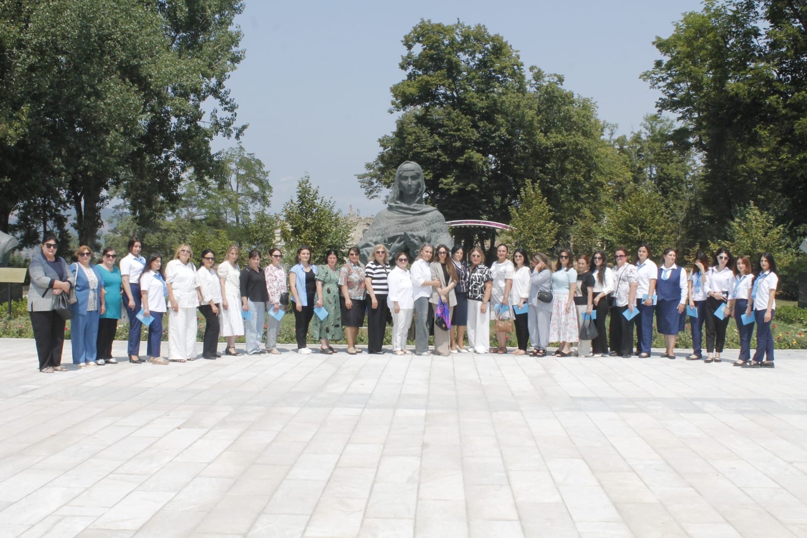 “Gəncə Regional Qadın Mərkəzi” İctimai Birliyi Şuşada qadınlarla görüşlərini davam etdirir - FOTOLAR