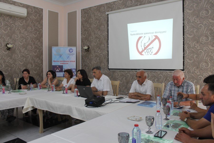 Sosial şəbəkələrdə təhlükəsizlik və uşaq hüquqları gündəmə gətirildi - FOTOLAR