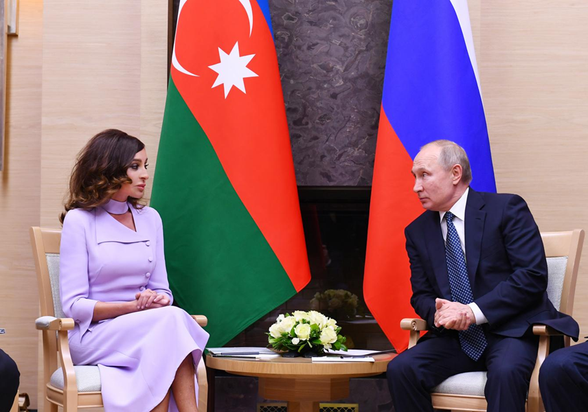 Vladimir Putin Mehriban Əliyevanı TƏBRİK ETDİ